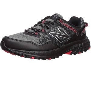 Size 10 Mens hiking Nikes